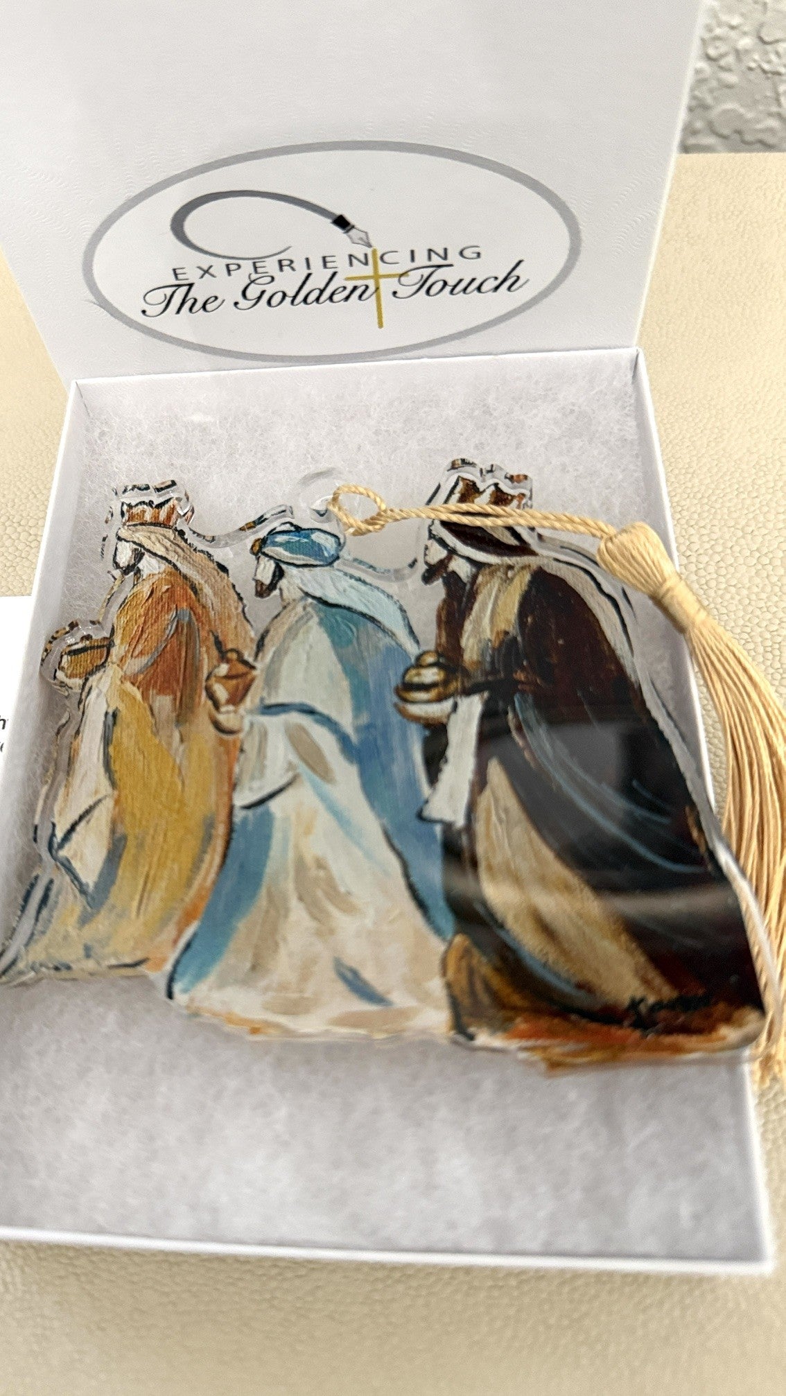 2026 Ornament Golden Touch Gifts: "Follow the Light"